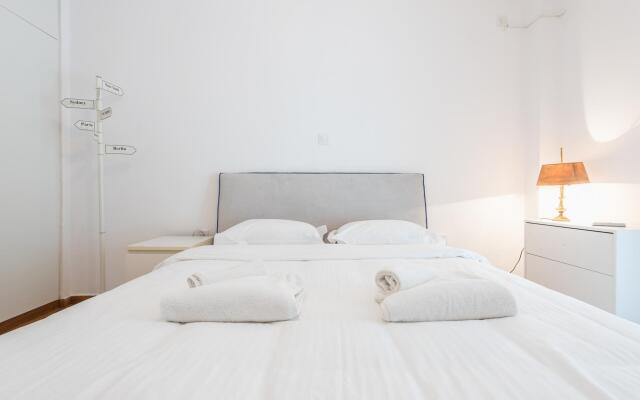 Fresh and Clean apt for 6 in Koukaki