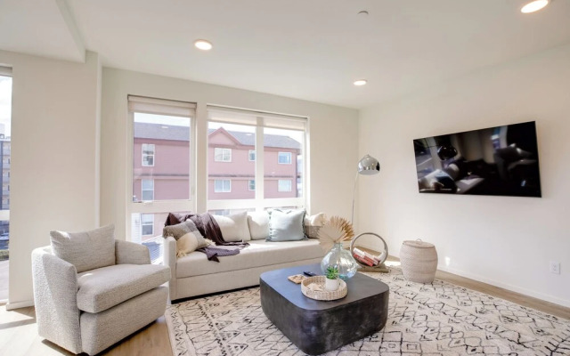 Seaside Vacation Rental w/ On-site Beach Access!