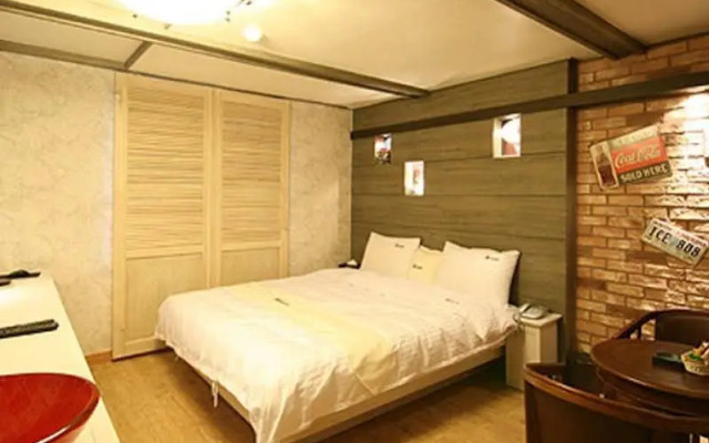 M Motel
