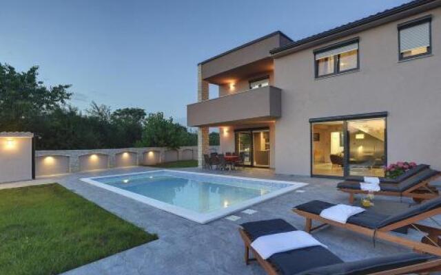 Villa Nika