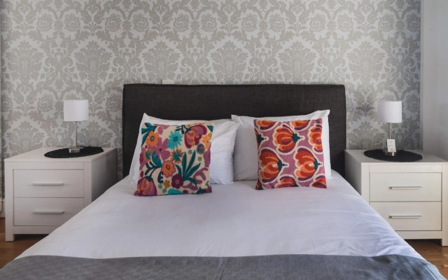 Phaedrus Living Luxury Botanic Residence