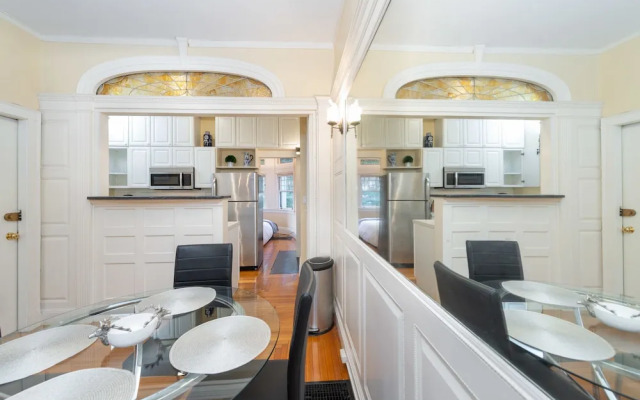 Pelicanstay in Boston Back Bay