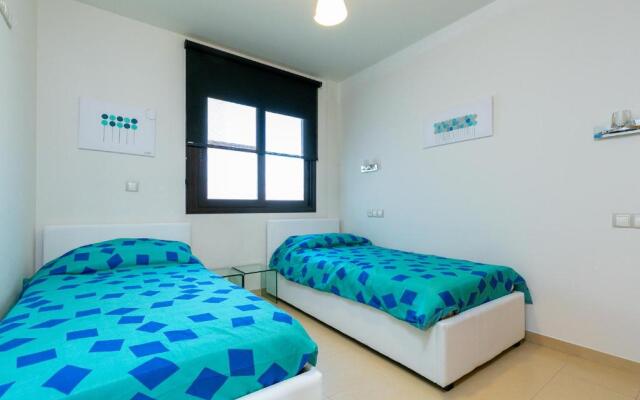 V011 - MARITIM - Roses