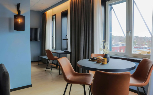 Home Hotel 1624