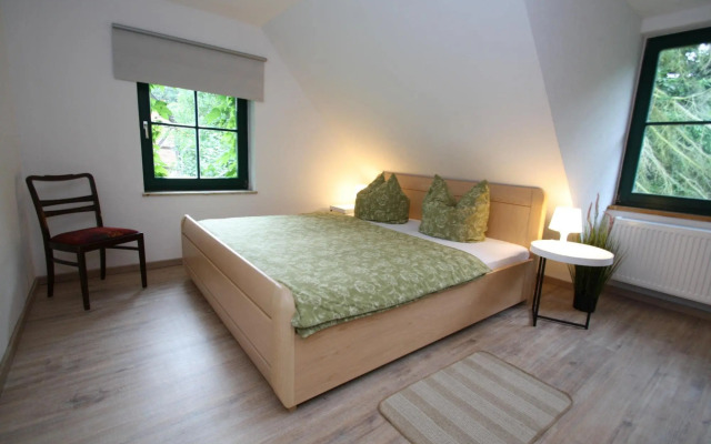 Semi detached house, Glave