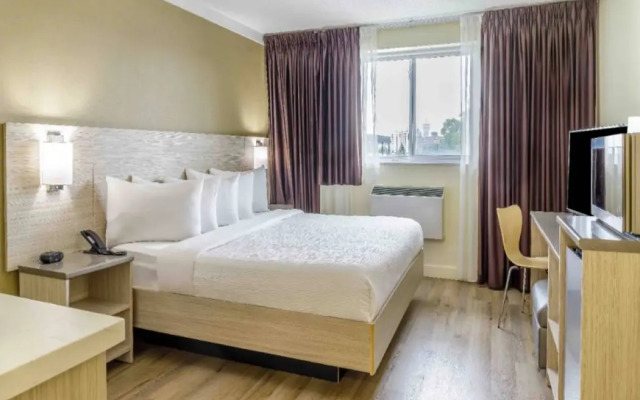 Motel 6 Niagara Falls, ON – Near the Falls