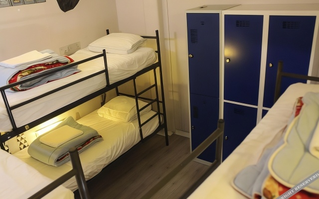 The Golden Stork - Hostel