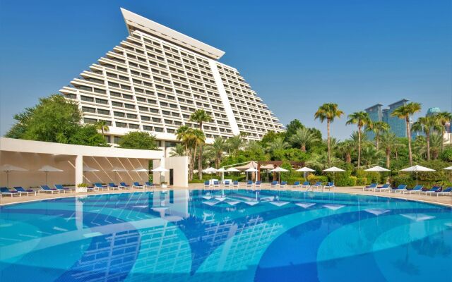 Sheraton Grand Doha Resort & Convention Hotel
