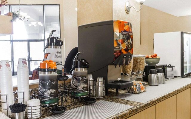 Comfort Inn & Suites Surprise Near Sun City West