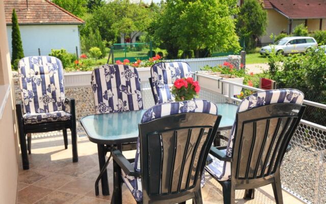Balaton A2095