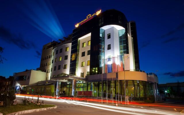 Diplomat Plaza Hotel & Resort