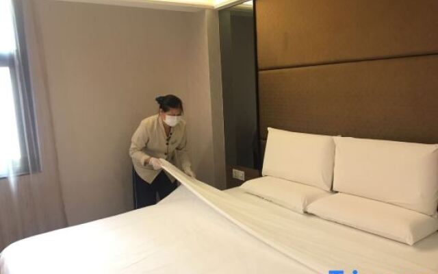 Shenzhen Futian Huaqiang South Feiyuan Hotel