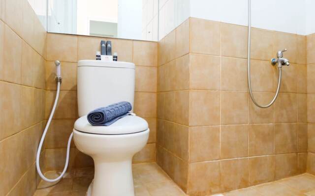 Modern and Bright 2BR Green Pramuka Apartment