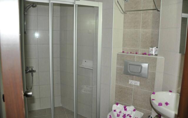 Kleopatra Celine Hotel