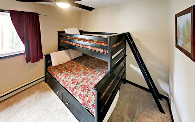 1001 Grandview C14 by RedAwning