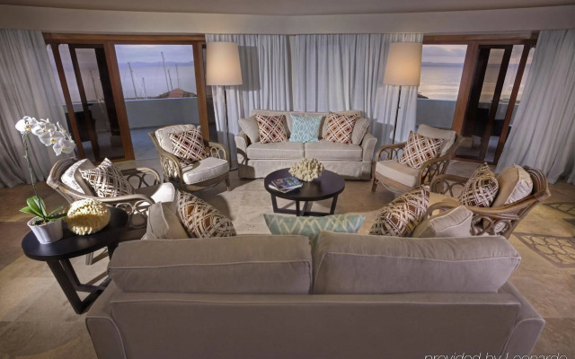 The Bannister Hotel & Yacht Club