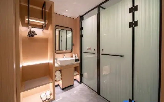 Earl Family Hotel (Hefei West Station Luyang MixC)