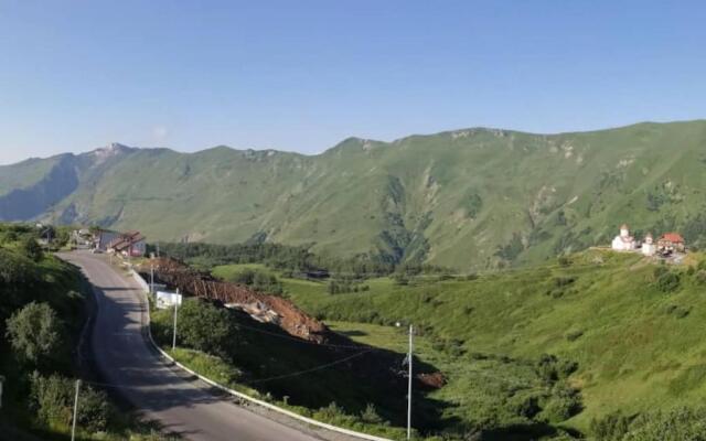 Amazing flat in Gudauri, 5 minutes walk to slopes!