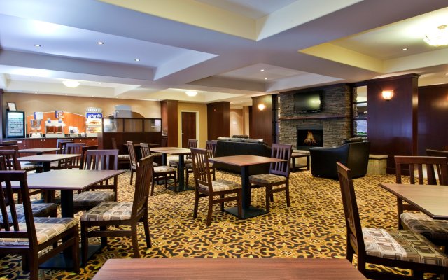 Holiday Inn Express Hotel & Suites WHITECOURT by IHG