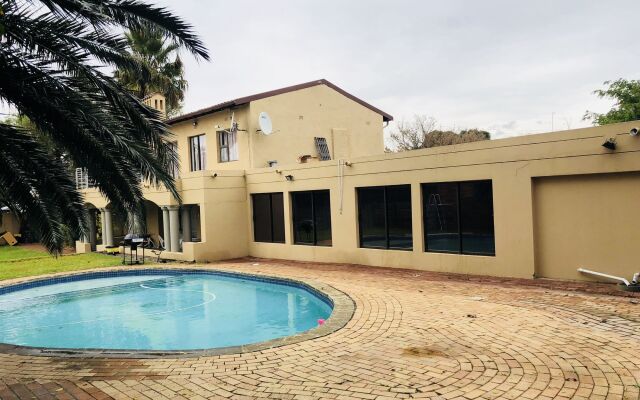 Airport Royal Guest House