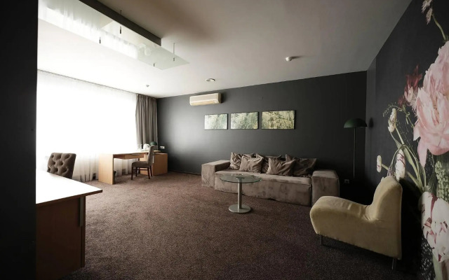 Navalis Hotel