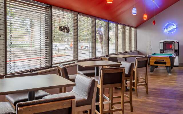 Holiday Inn Fayetteville-I-95 South