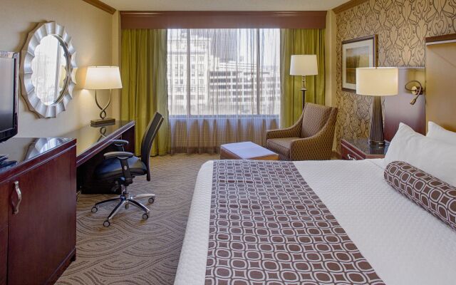 Crowne Plaza Hotel Dayton