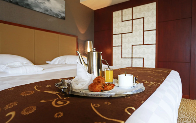 Huatian Chinagora Hotel