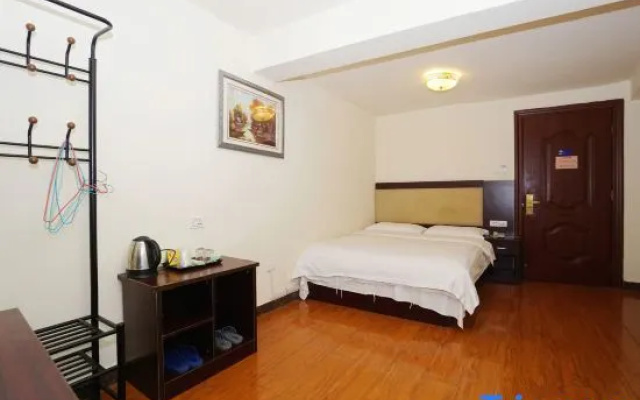 Xinyi Film Hotel (Guilin Medical College Liangjiang Sihu Branch)