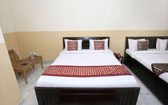 OYO 13140 Mayur palace