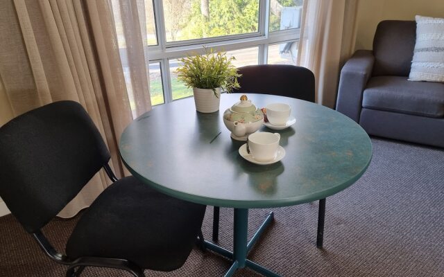 Tumbarumba Motel & Elms Restaurant