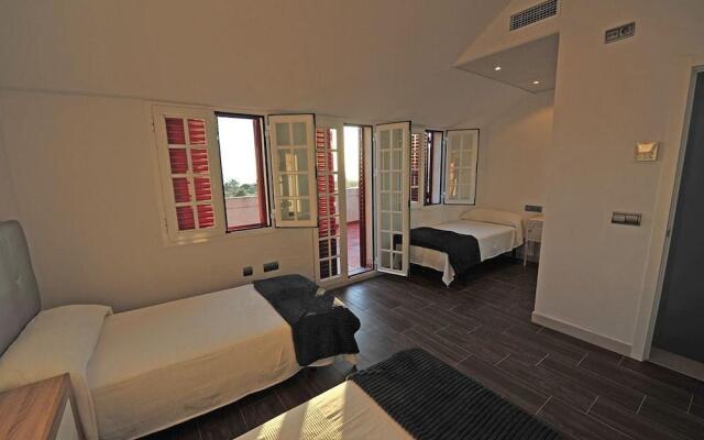 Casa Cinco Dormitorios Acceso Playa