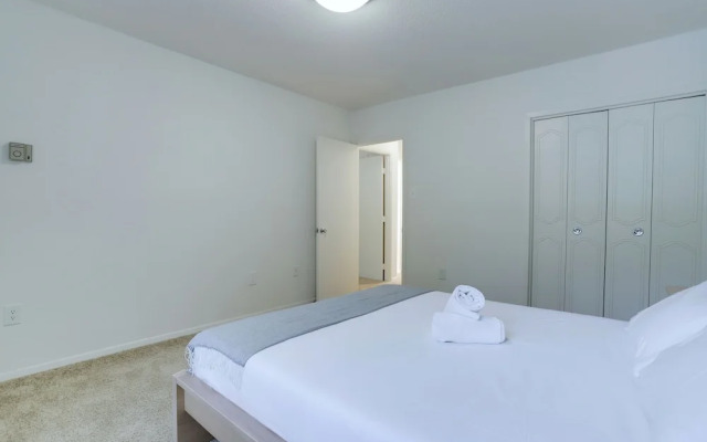 Apt Near Airport in Crystal City