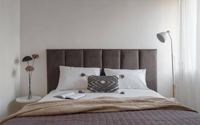 Апартаменты на улице Комиссаржевской 8