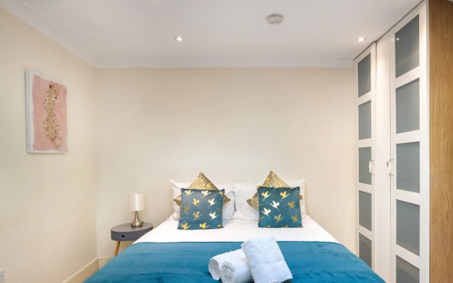 Lovely 3-bed Apartment in North Central London