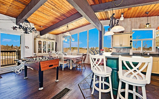 Rustic 5BR Escape  Sauna Hot Tub