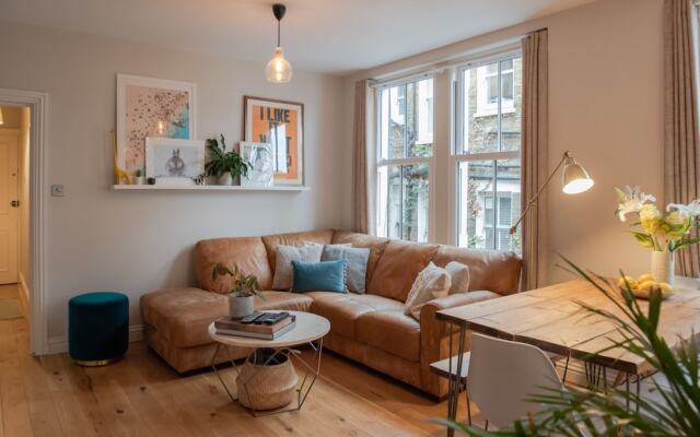 Bright And Stylish 1 Bedroom Flat With Terrace