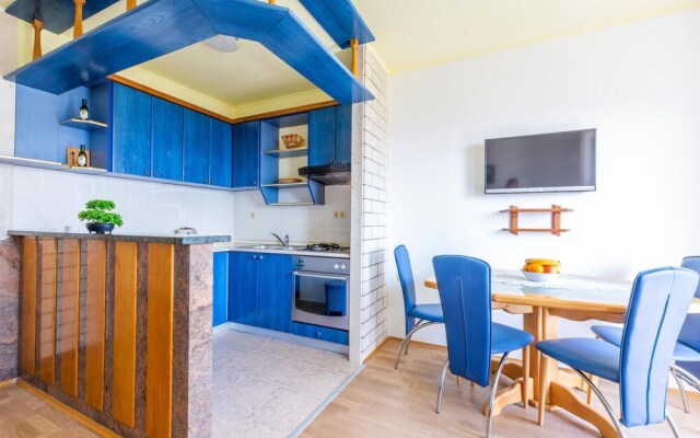 Nice Apartment in Duce With Wifi and 1 Bedrooms