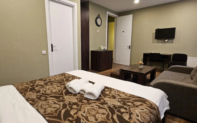 Отель Boutique IVERIA