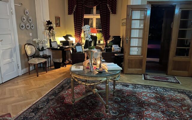 Herrgårds Hotell Gyllene Hästen