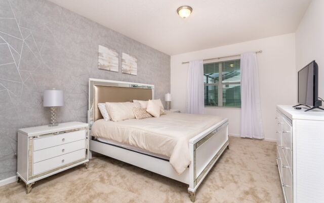 8 Bedroom 6 Bathroom Villa