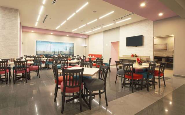 CHN Hotel Monterrey Norte, Trademark Collection by Wyndham