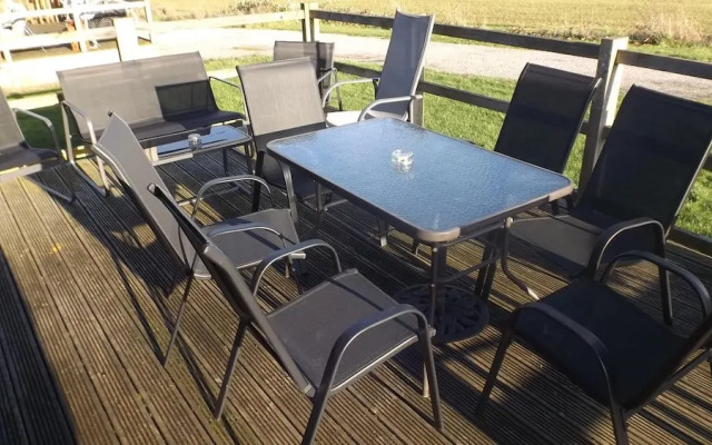 Spacious 3 Bedroom Cabin at Avonvale Holiday Lodge