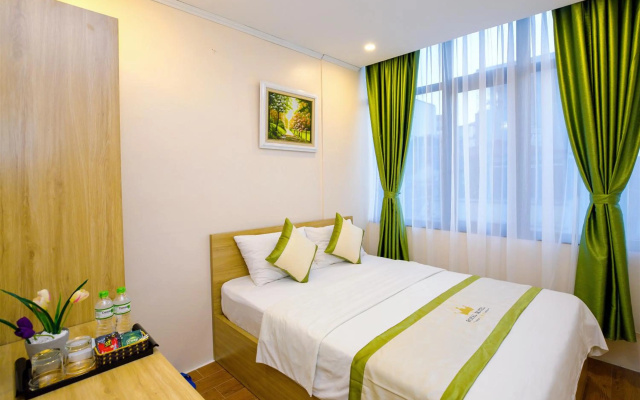 Royal Hotel – Guest Rooms – Hanoi