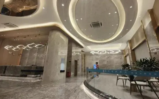 Green View Hotel (Foshan Xiqiao Mountain Qian Guo Qing Store)