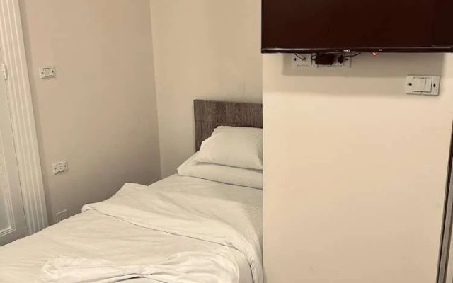 Cairo Crown Hotel