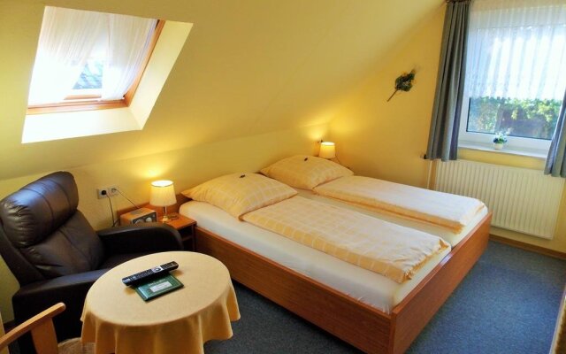Garni Hotel-Pension Holum
