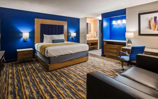Magnuson Hotel and Suites Lansing