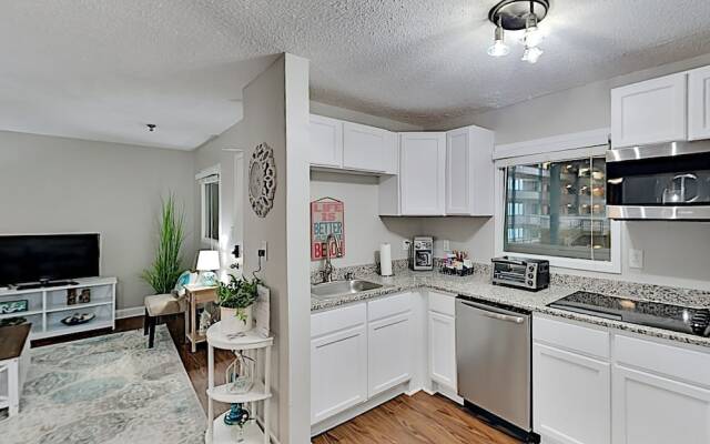 3211hhre 2 Bedroom Condo