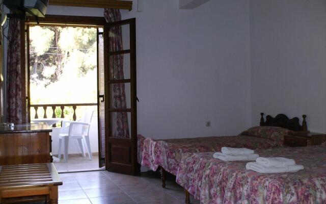 Koukounaries Beach Hotel